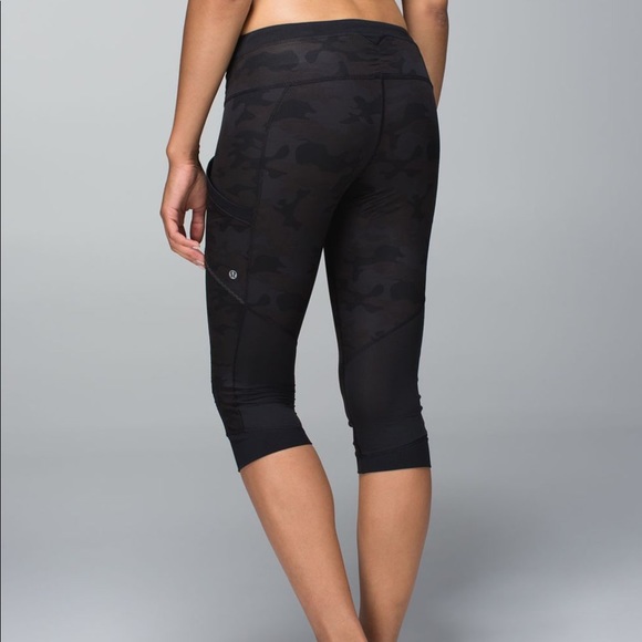 Lululemon Run for Fun Crop in Black Camo - Picture 6 of 6